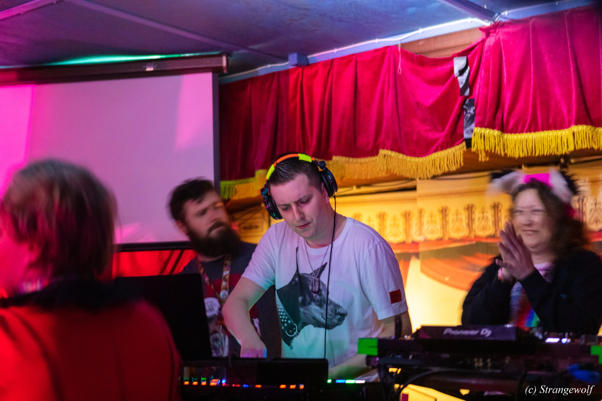 full image 1R3A9118-lr19t.jpg