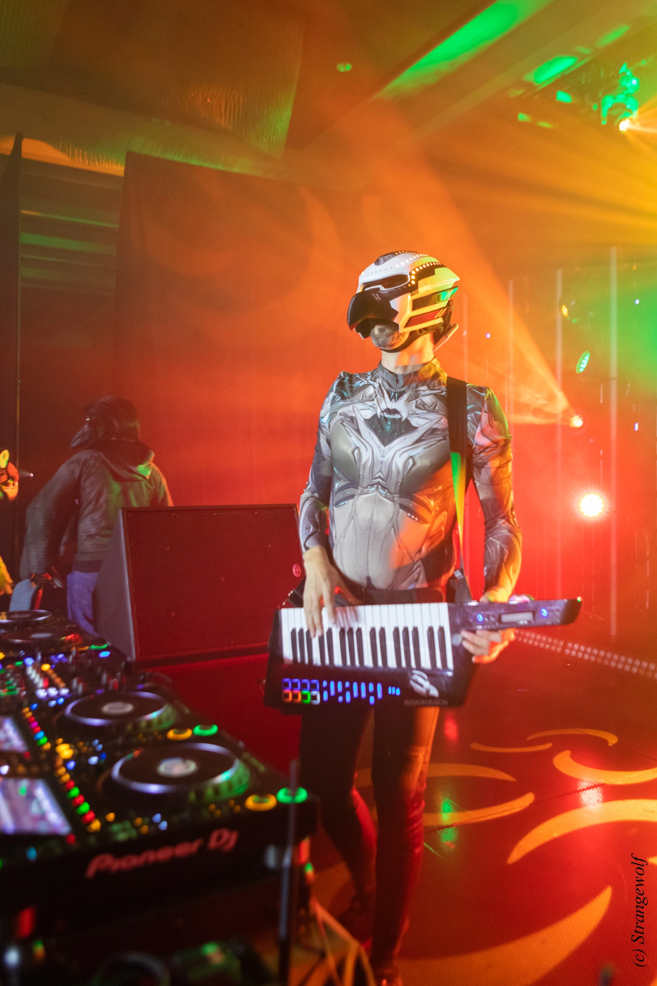 full image 1R3A4756-lr19t.jpg