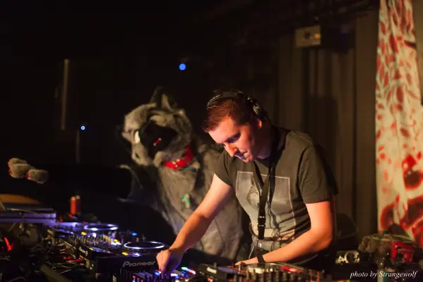 IMG_8690-lr16t.jpg of CFD/CFD16/