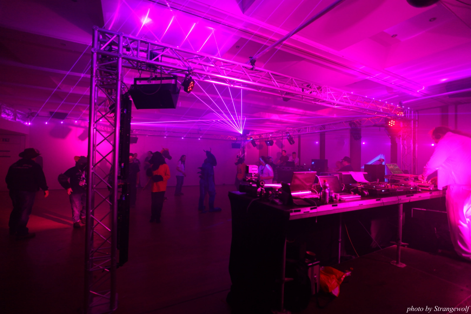 full image IMG_7674-lr16t.jpg